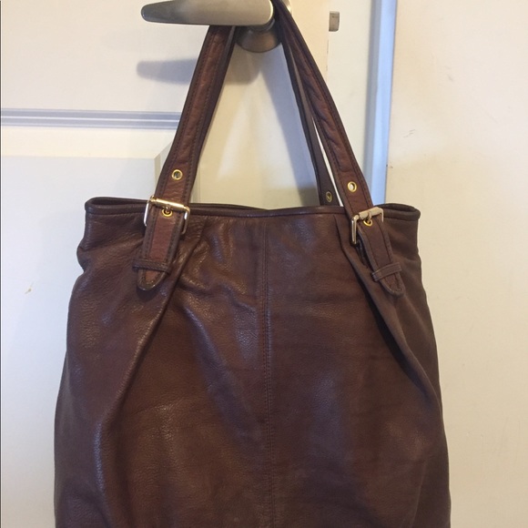 Large leather tote - Picture 4 of 8